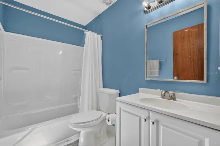 BATHROOM 3