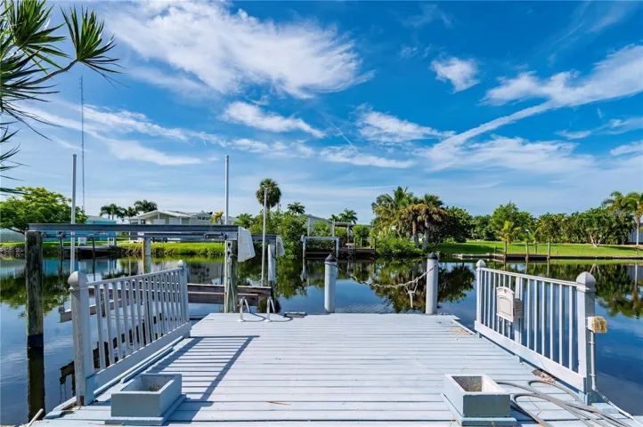 Dock your power boat or sail boat here