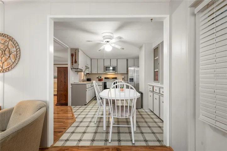 Looking toward kitchen from Living room
