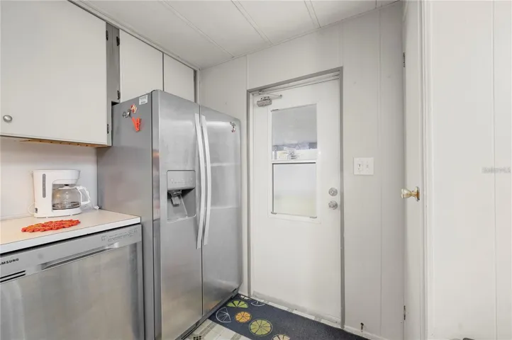 Entrance to kitchen