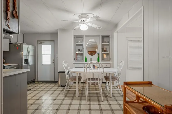 A cozy and bright eating space