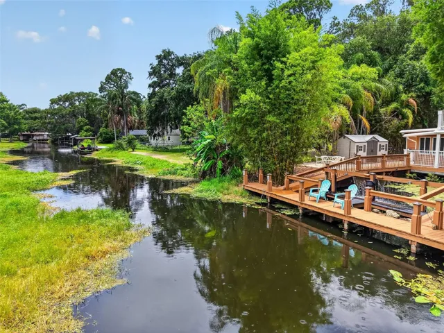 Canal To Lake Eustis
