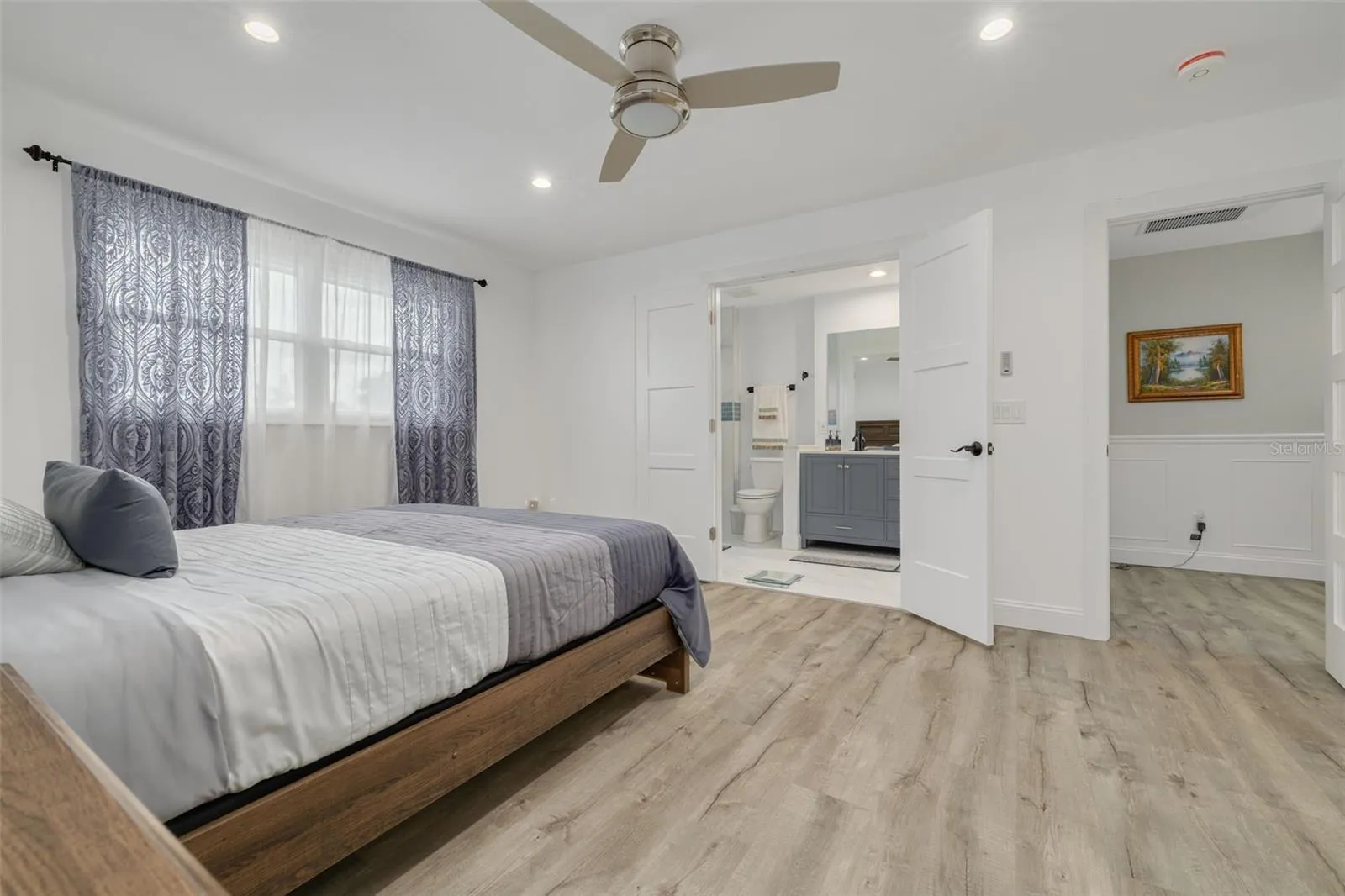 Bed/Bath en-suite!