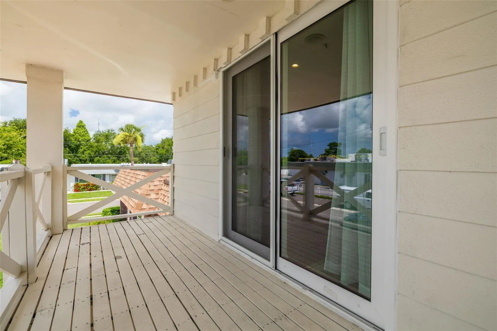 Hurricane-rated windows and doors in stalled throughout!