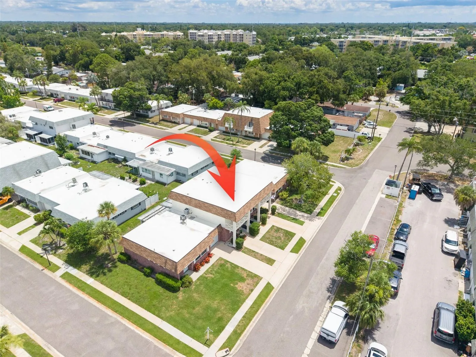 Unit is close walking distance to community dumpster, but far enough away to no be an eye/nose sore.