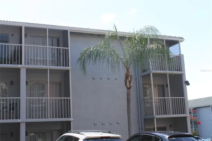 2nd Floor Balconys
