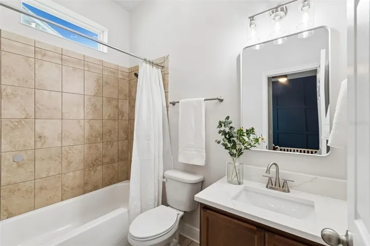 Guest room 3 ensuite bathroom