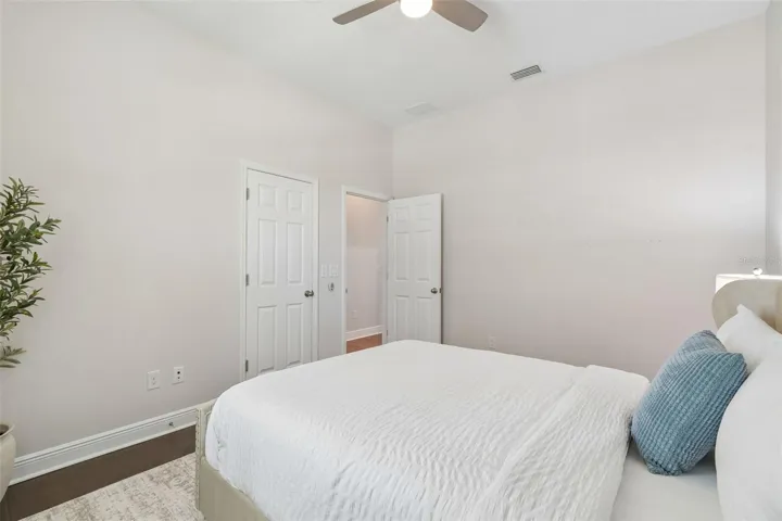 Guest room 1 with walk-in closet