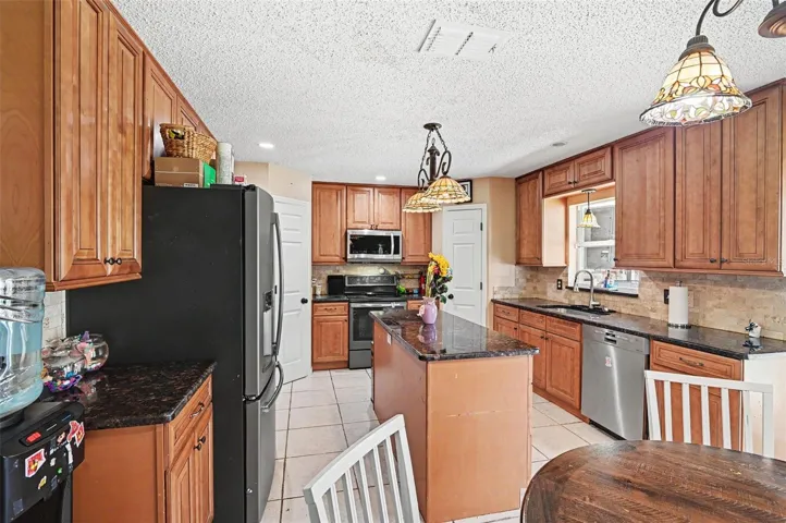 granite kitchen