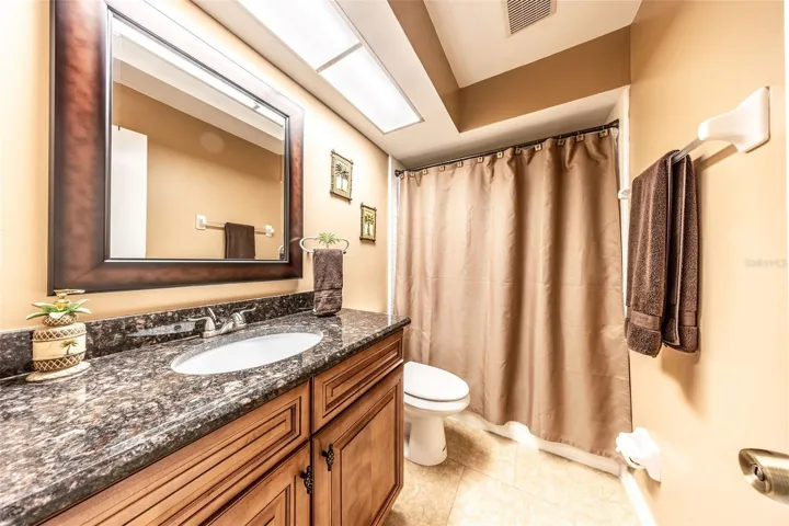 Full Bathroom 3