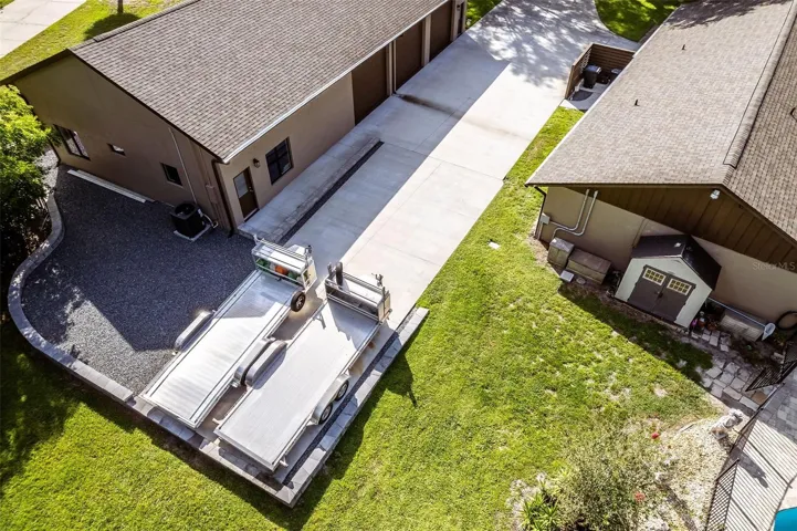 16 Car Air Conditioned Garage/RV Parking
