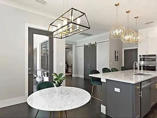 Eat in area of kitchen