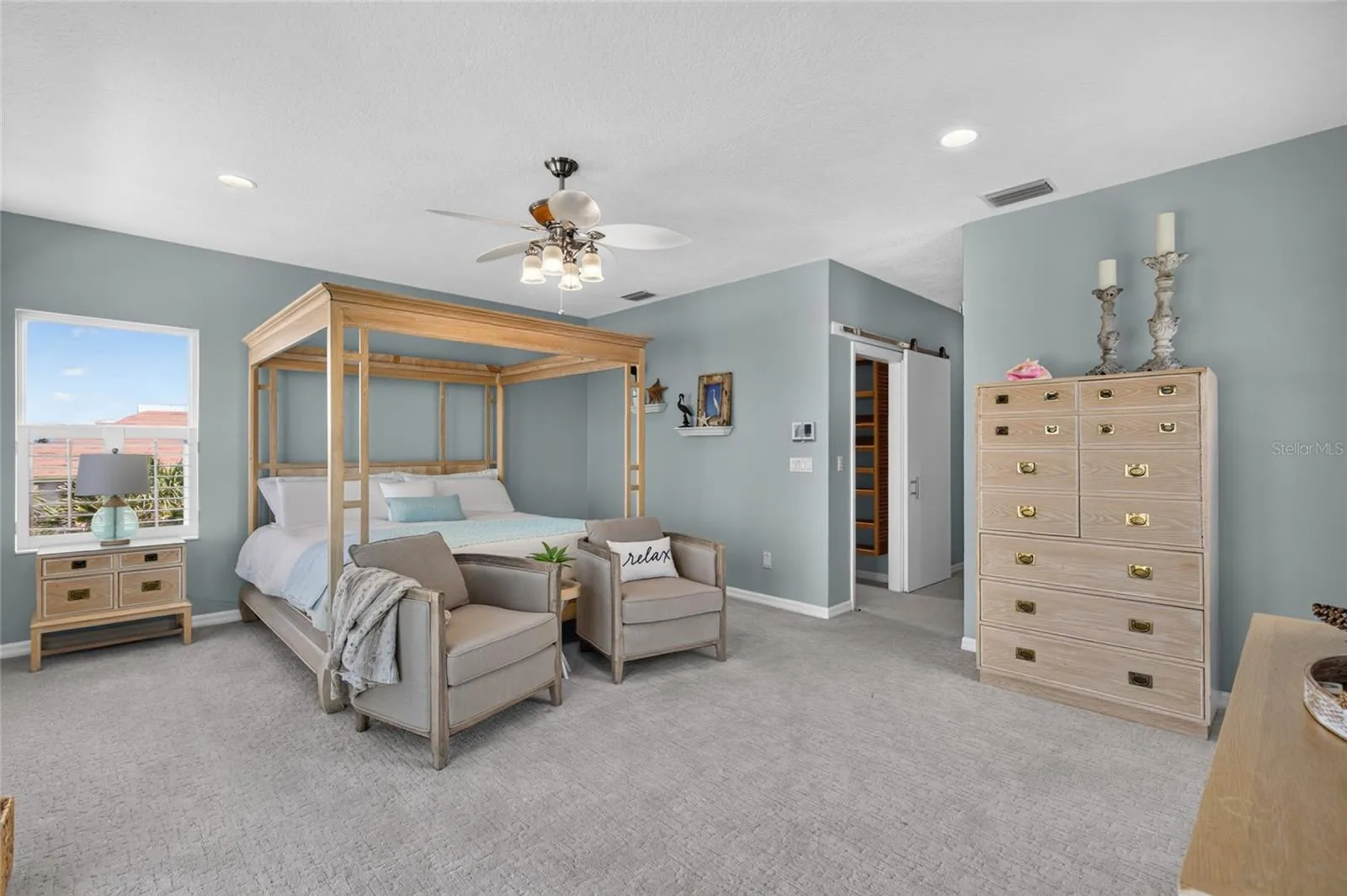 PRIMARY ENSUITE WITH OCEAN VIEWS - FLOOR THREE