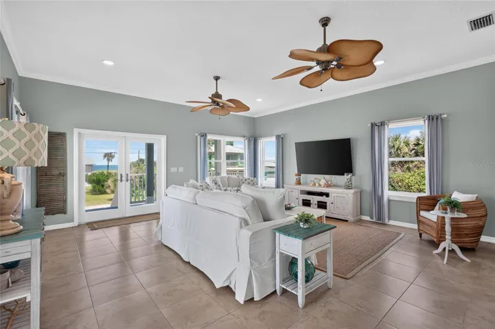 LIVING AREA FLOOR 2