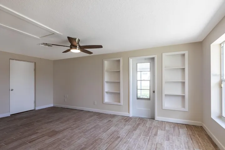 Bedroom with built in niche