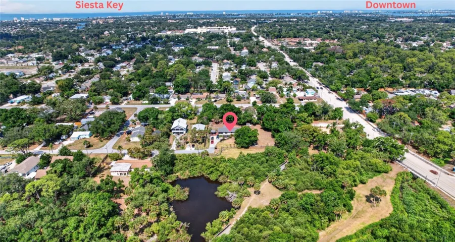 Prime Location: Close to Siesta Key, Downtown, Sarasota Memorial Hospital