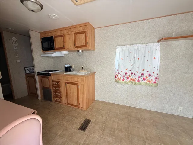 Living room / Kitchen
