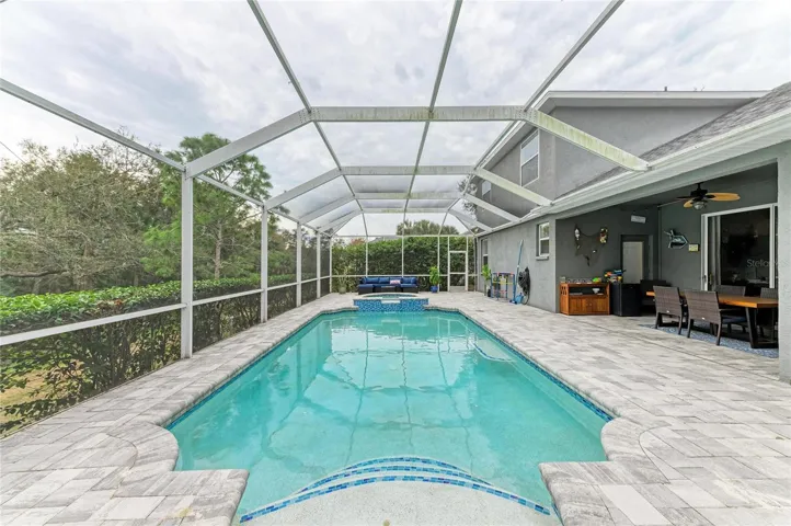 Gorgeous pool!