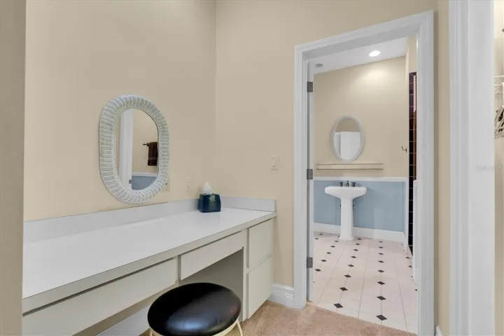 Vanity in second BR