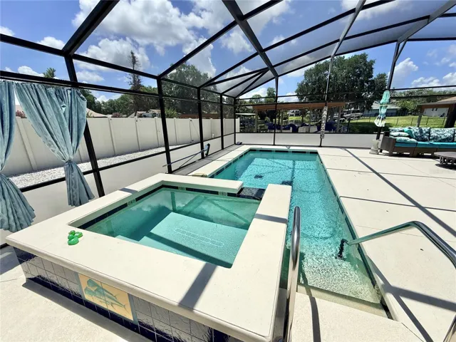 Spa and pool