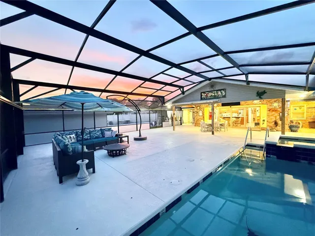 Pool lanai