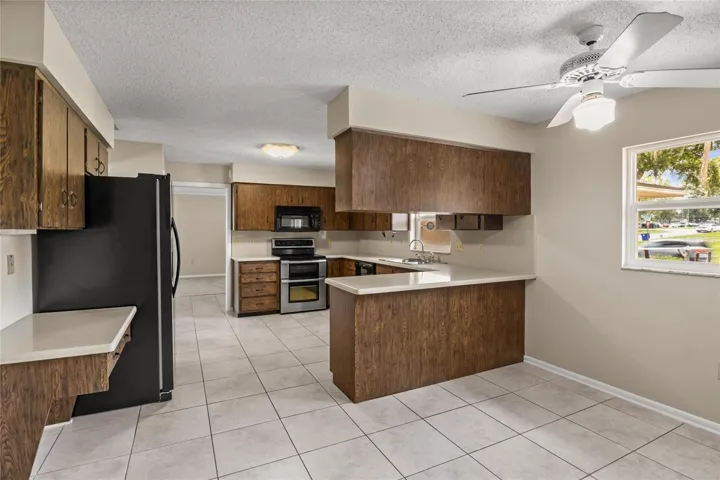 built in desk and large dinette area
