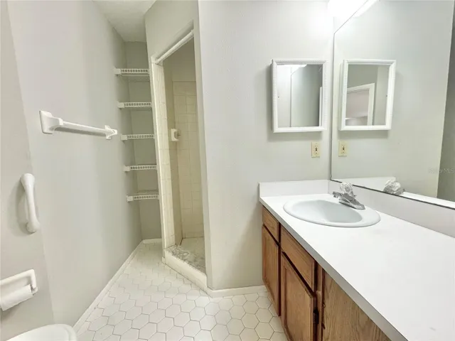 2nd bathroom