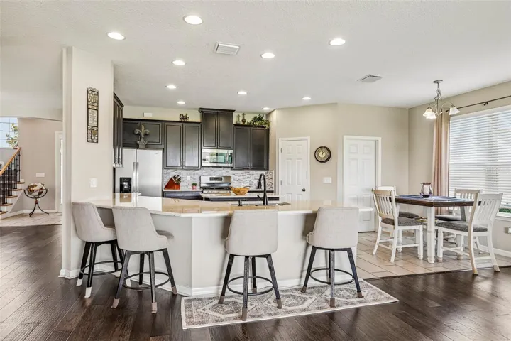Kitchen area with 42