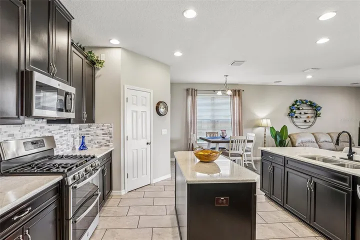 Kitchen area with 42