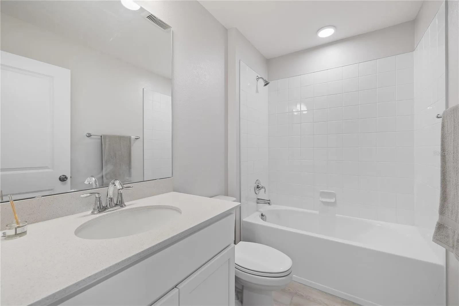 Upstairs Shared Bathroom