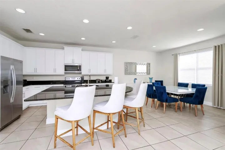 Kitchen seating area