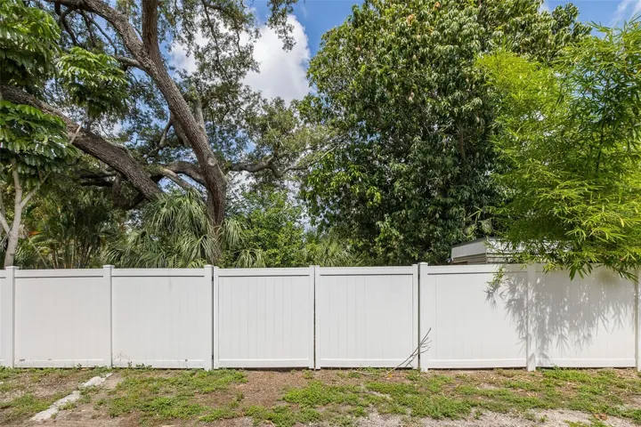 Dual Gates with Alley Access