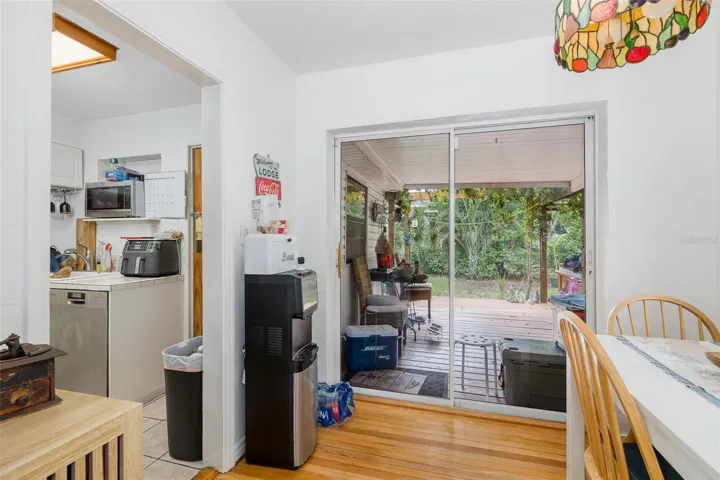 Dining/Kitchen Sliders to Back Porch