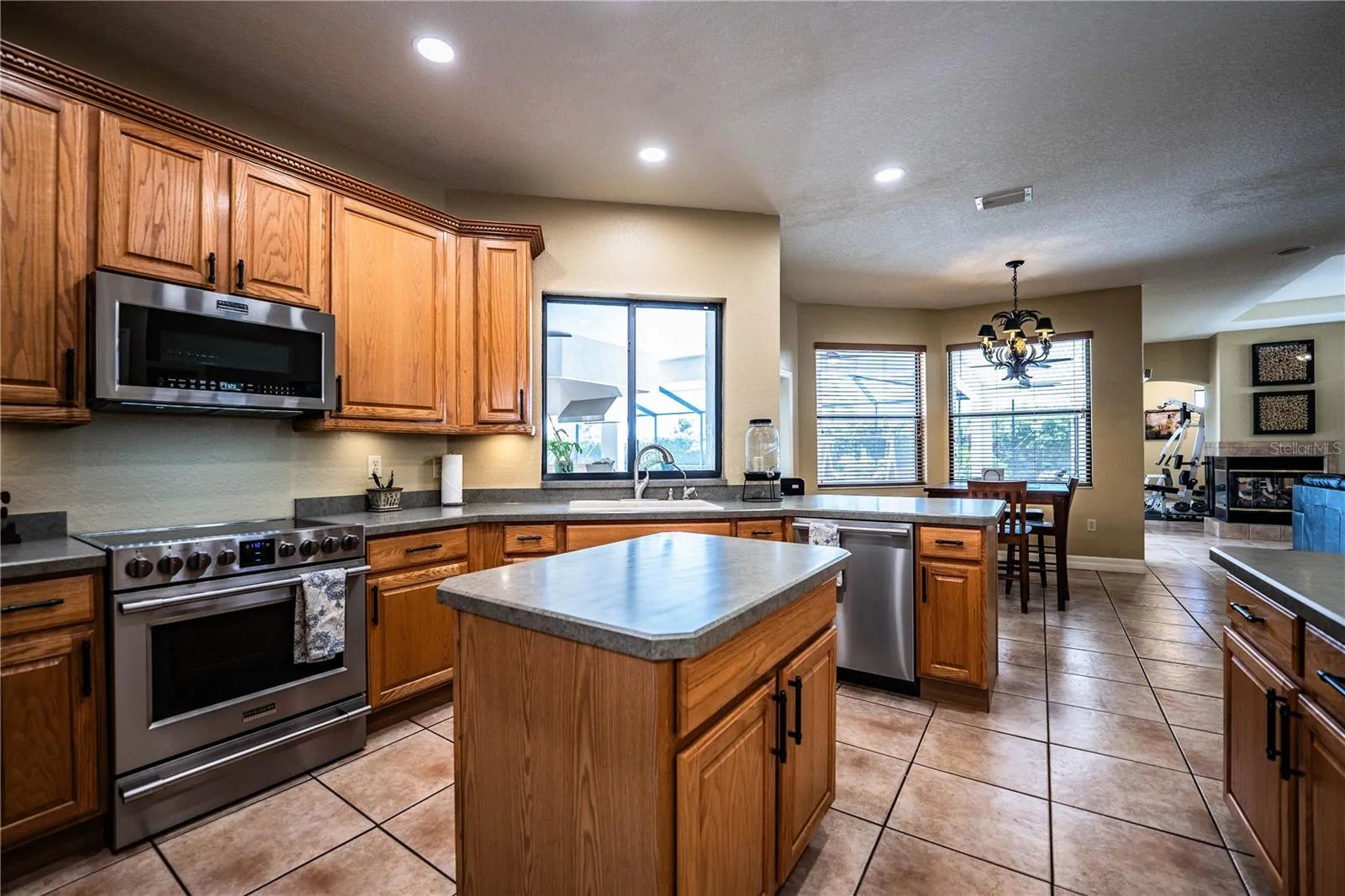 2205 Chesterfield Cir, Lakeland, Florida 33813 — photo 5