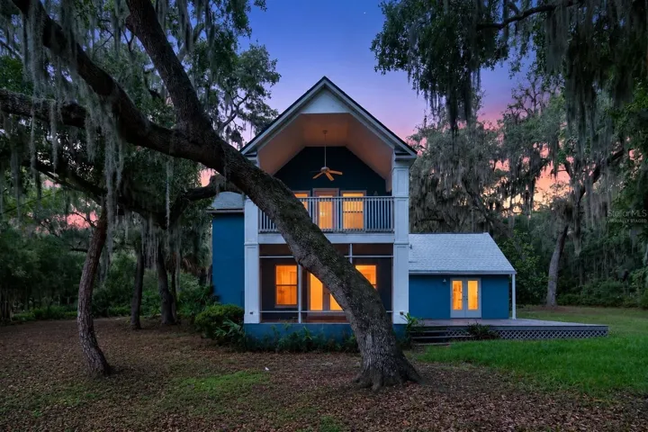 WELCOME HOME!  Virtually Staged.