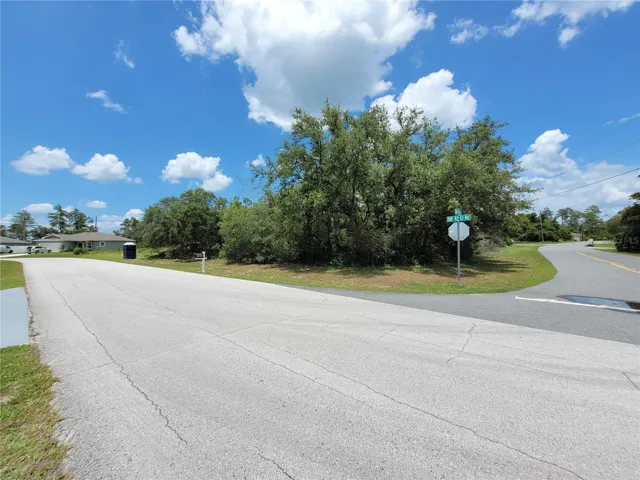 View of corner lot