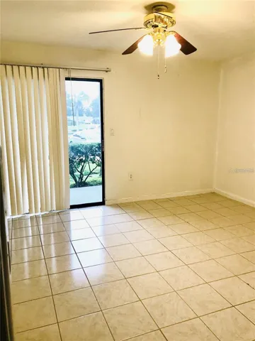 Master bedroom with Celing Fan/Light