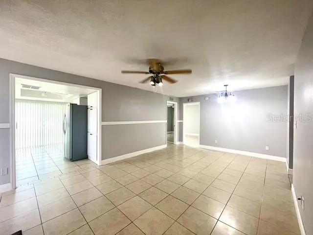 Living/dining room