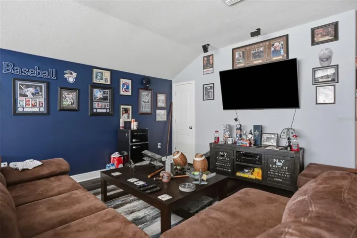 Bonus ROOM upstairs with full bathroom!\" title=