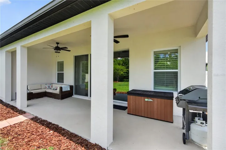 Covered Lanai (26' x 7')