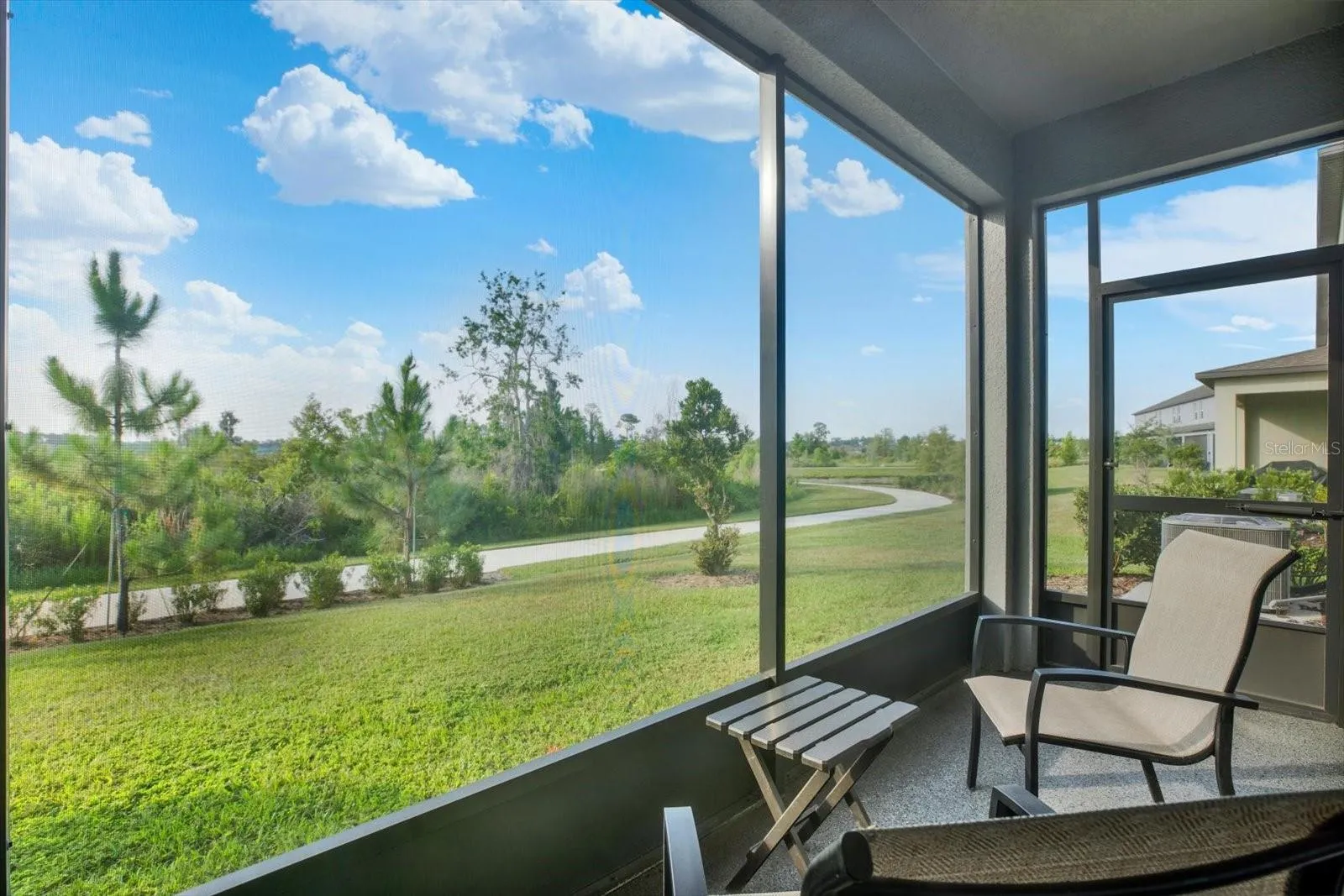 rear screened lanai