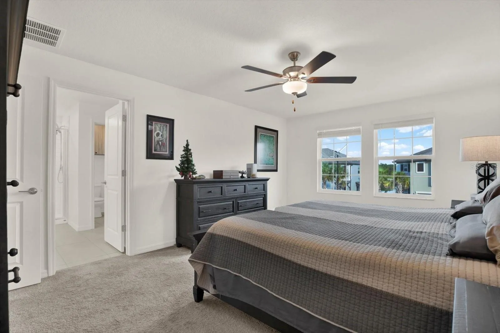 2nd floor master suite, bath/closet entry