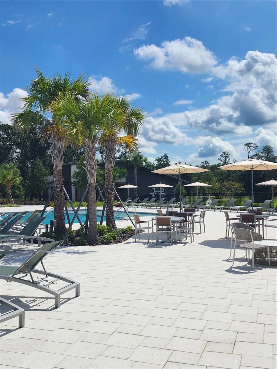 clubhouse patio 2