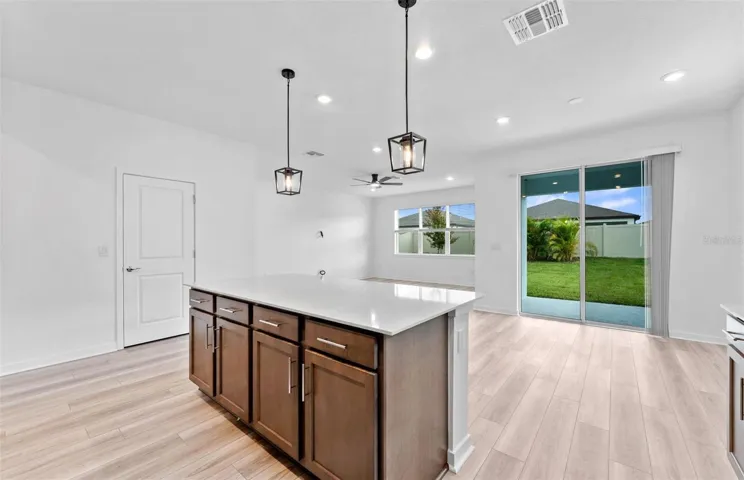 Center Island w/Storage
