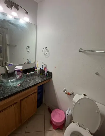 Second floor full bath