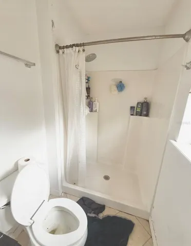 En suite shower