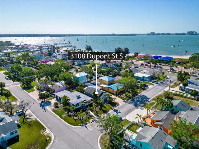 Aerial Image 3108 Dupont St S