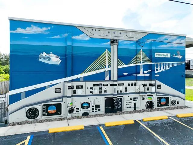 Full mural overlooking side parking