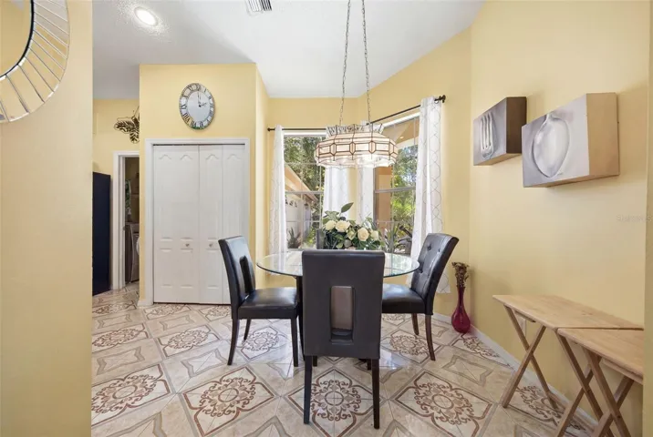 Eat In Kitchen