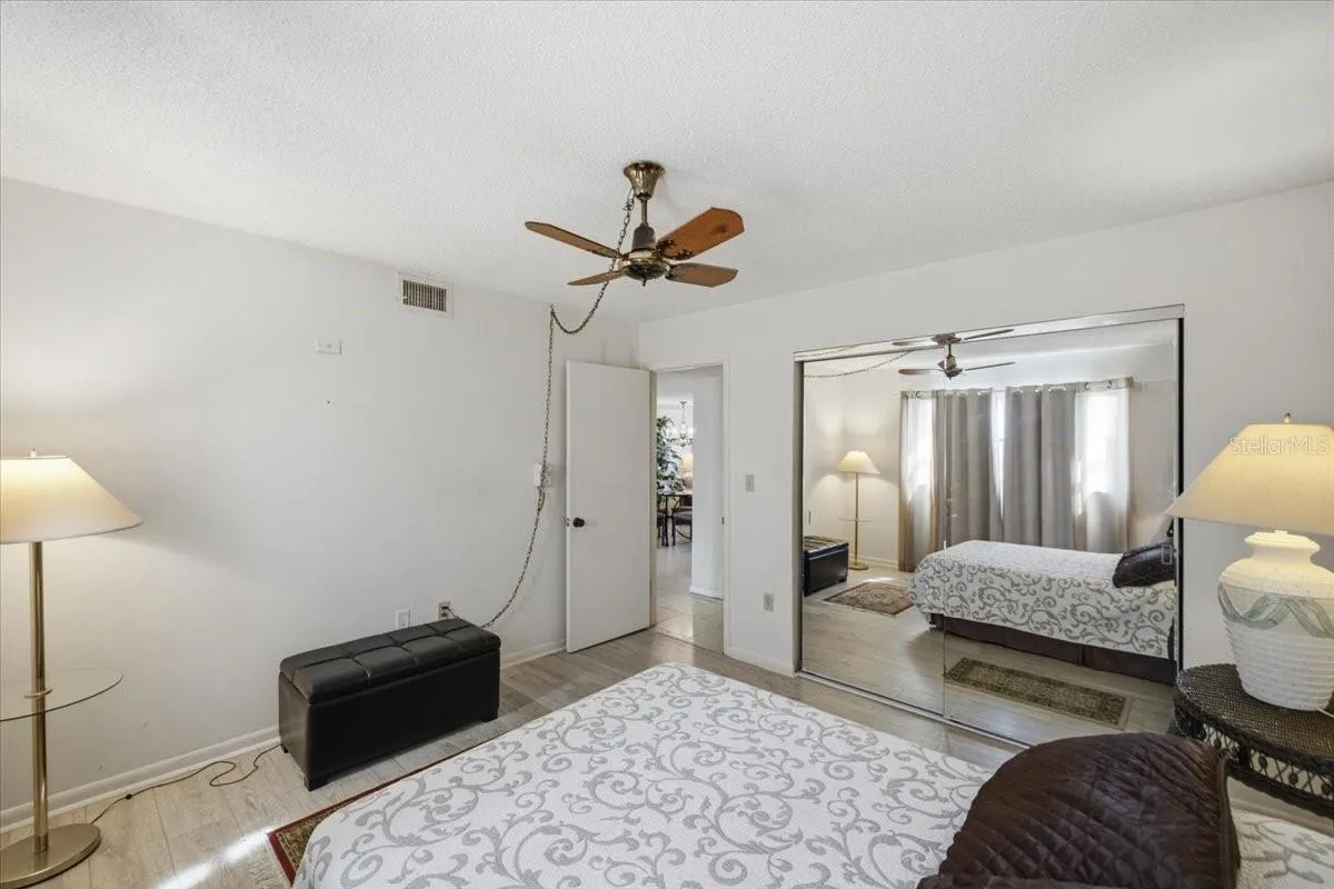 2nd bedroom